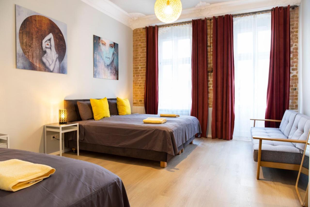 2br 2bthrms High Ceilings Brick Walls Style Apartm Appartamento
