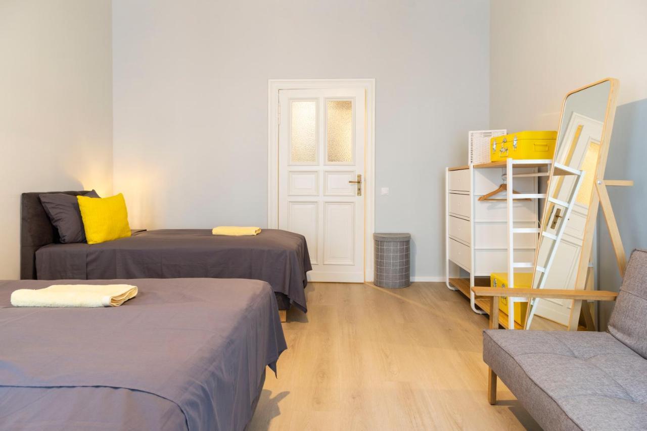 2br 2bthrms High Ceilings Brick Walls Style Apartm * Berlino