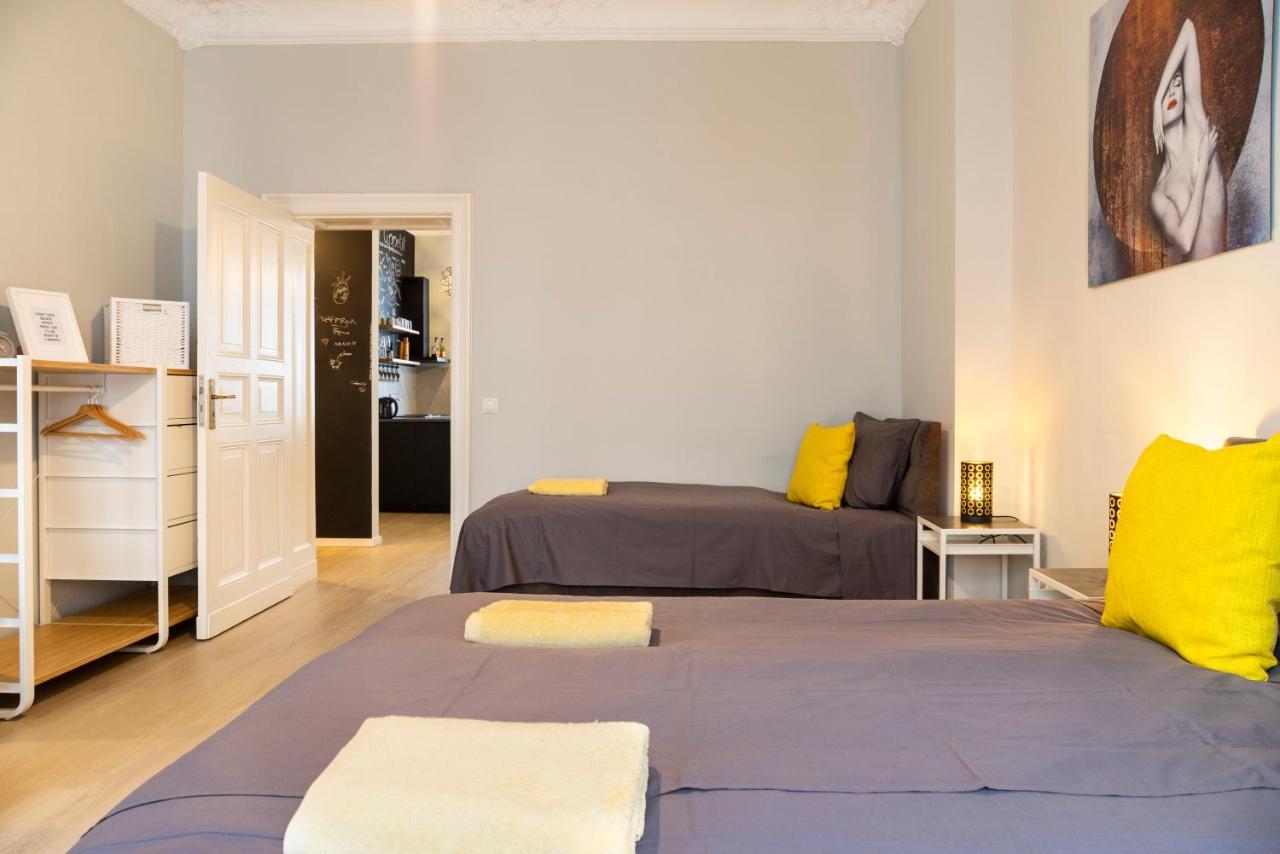Appartamento 2br 2bthrms High Ceilings Brick Walls Style Apartm Berlino
